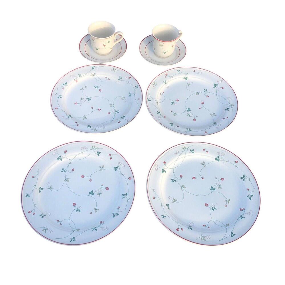 Vintage Epoch Korea Strawberry Time Fine Dinner Plates Cups And Saucers